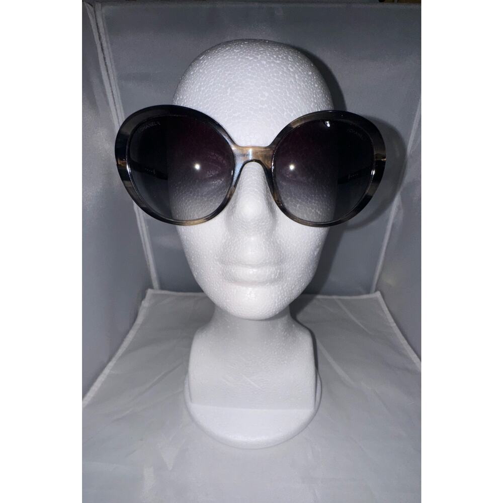 CHANEL WOMAN CHAIN SUNGLASSES 5353 PRE-OWNED